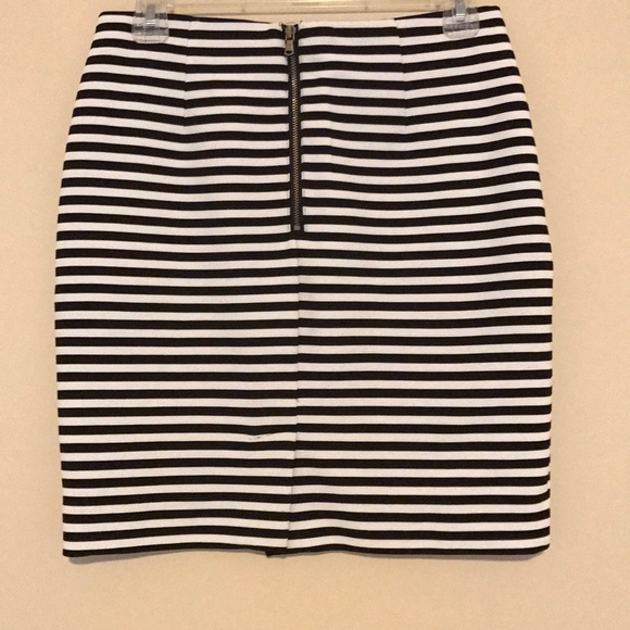 Stripped pencil skirt - Picture 2 of 3